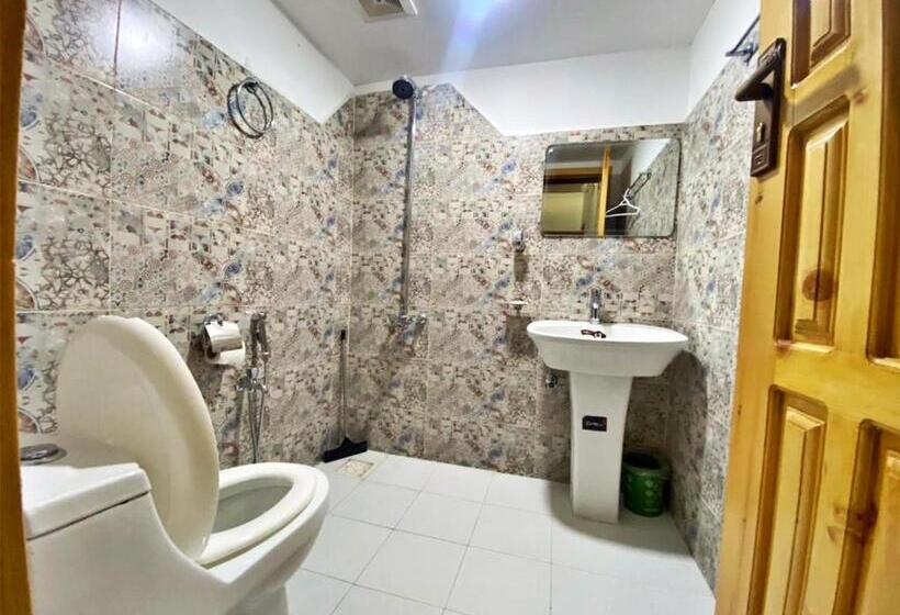 پانسیون Royal Guest House