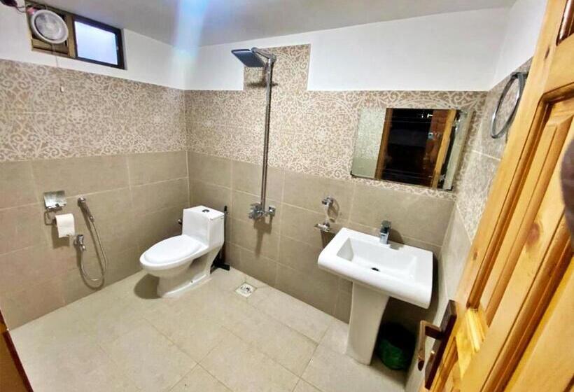 پانسیون Royal Guest House