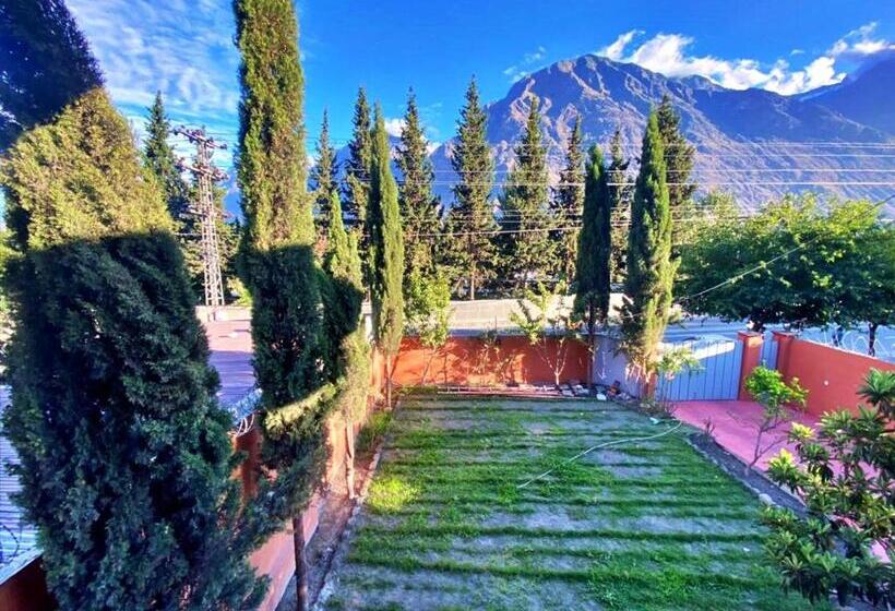 پانسیون Royal Guest House