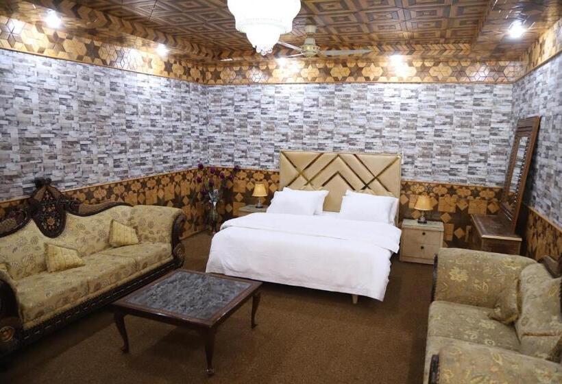 پانسیون Royal Guest House