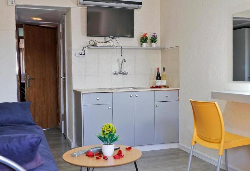 호스텔 Motel Neve Midbar מוטל נווה מדבר