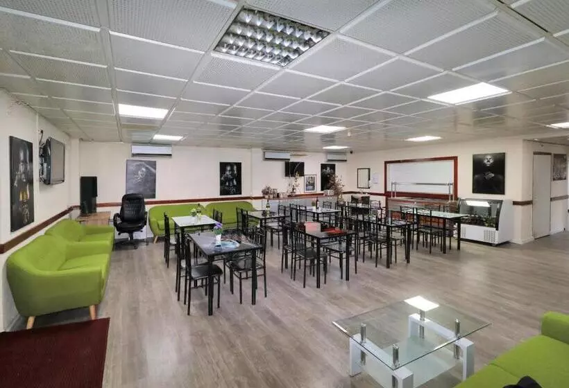 Retkeilymaja Motel Neve Midbar מוטל נווה מדבר
