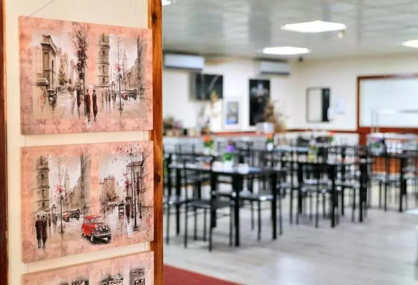 Retkeilymaja Motel Neve Midbar מוטל נווה מדבר
