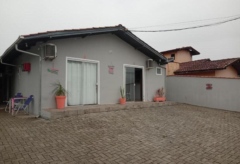 هاستل Suites Econômicas Beto Carreiro Word