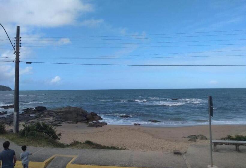 هاستل Suites Econômicas Beto Carreiro Word