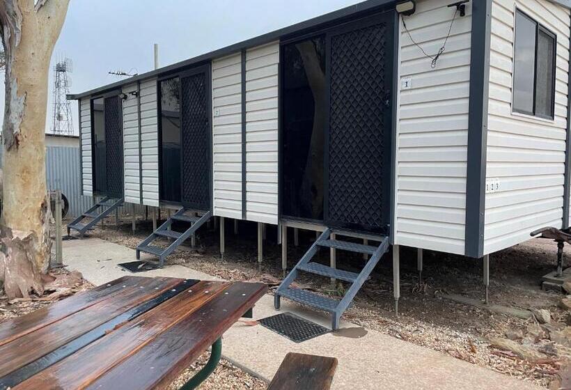 Australian Hotel Winton Cabins