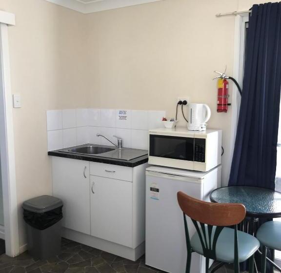 Australian Hotel Winton Cabins