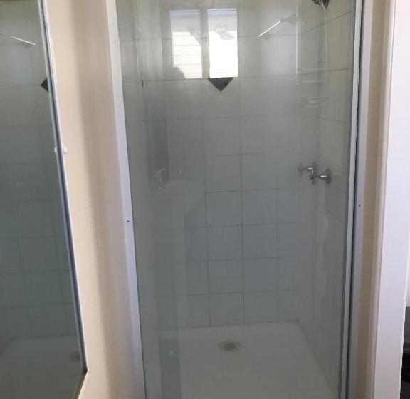 Australian Hotel Winton Cabins