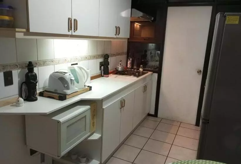 Aamiaismajoitus (B&B) Hostal Rucatremo