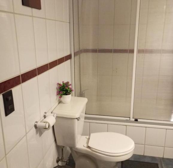 تختخواب و صبحانه Hostal Rucatremo