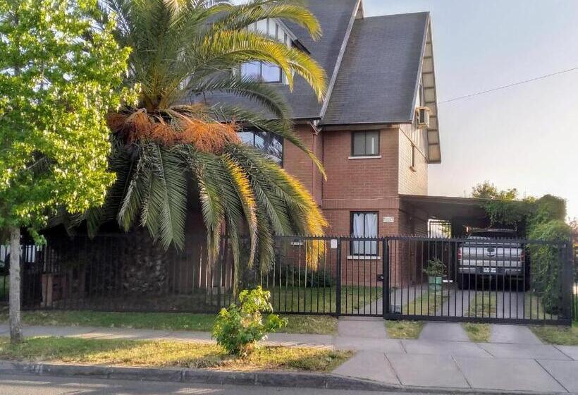 ベッドアンドブレックファースト Hostal Rucatremo