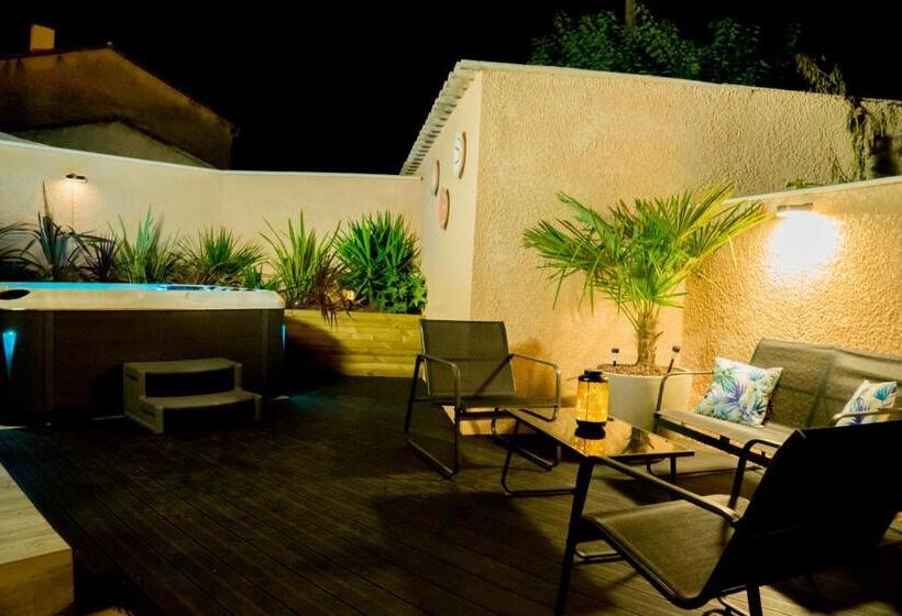 تختخواب و صبحانه Le Petit Paradis