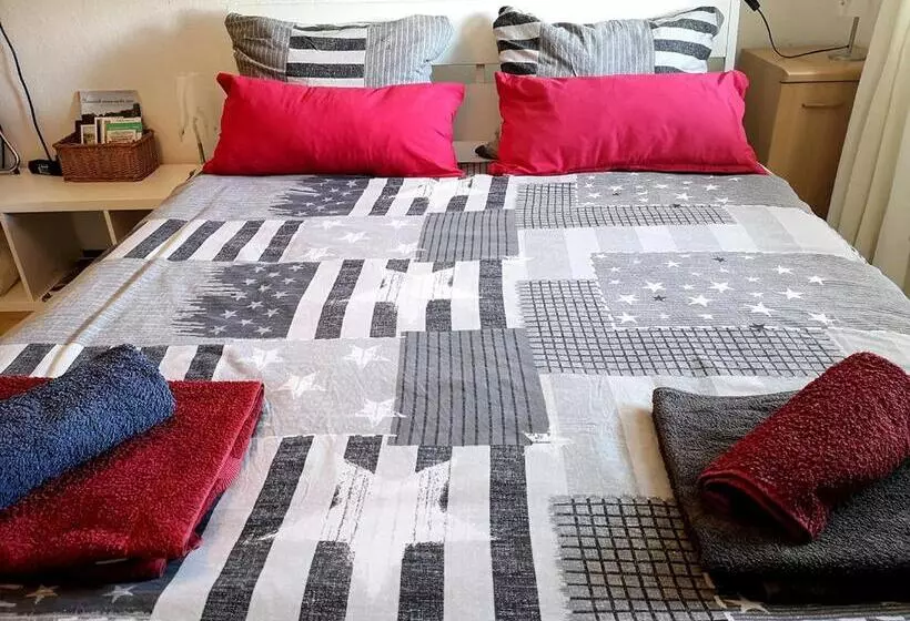 Bed and Breakfast Sinner Studios