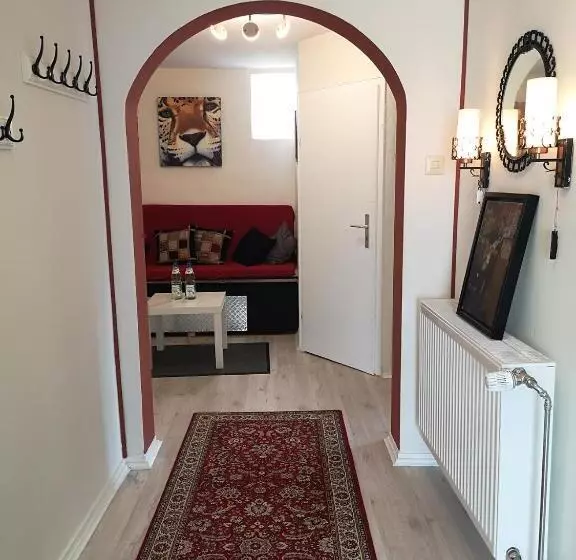Bed and Breakfast Sinner Studios