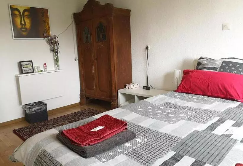 Bed and Breakfast Sinner Studios
