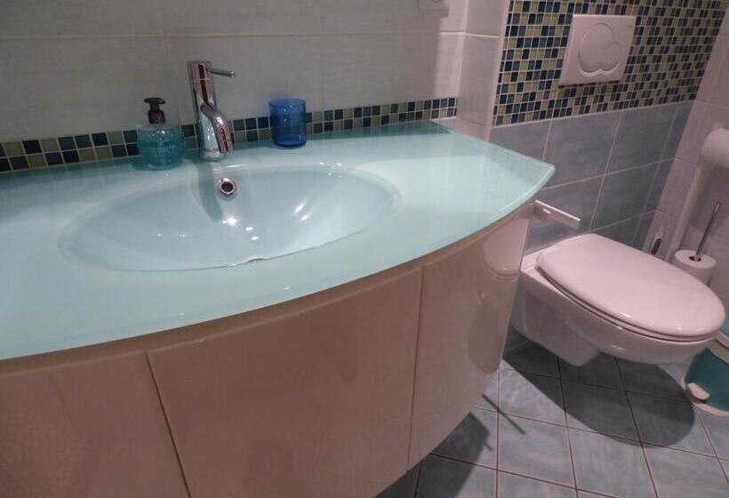 住宿加早餐  Suite Eugenie Piscine Maison Blanche Tulle