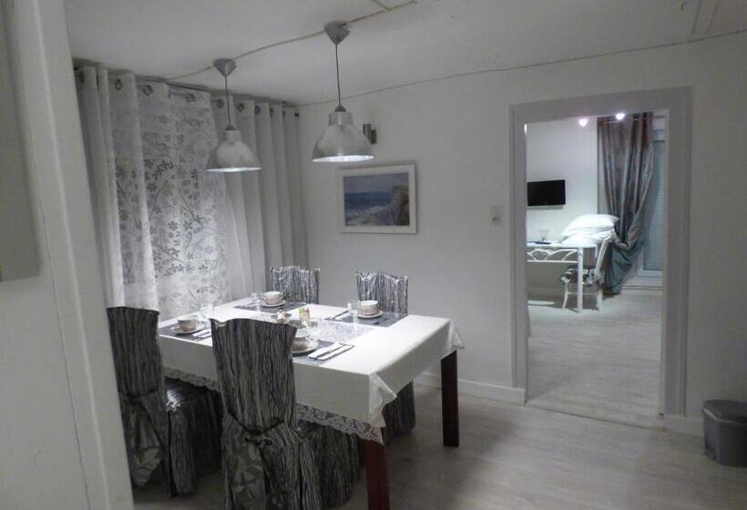 住宿加早餐  Suite Eugenie Piscine Maison Blanche Tulle