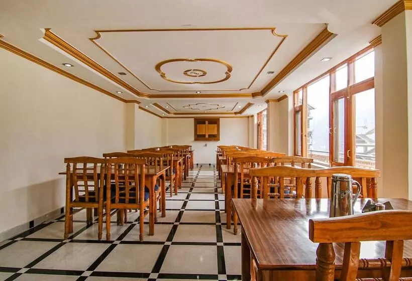 Fabhotel Prini Inn