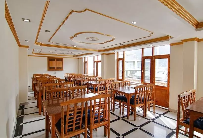 Fabhotel Prini Inn