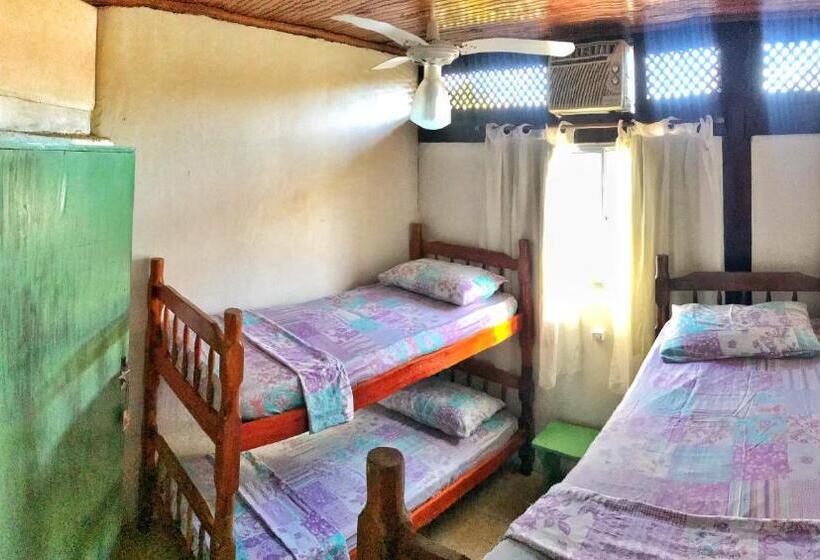 Hostel Luar