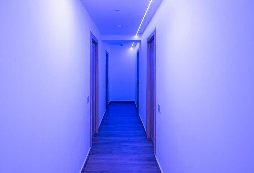 هتل Aurora Rooms 290m From Aqua Park