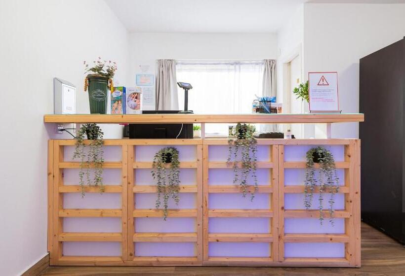 هتل Aurora Rooms 290m From Aqua Park