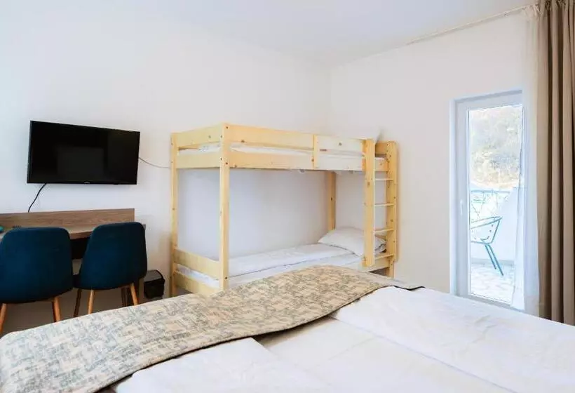 Hotelli Aurora Rooms   290m From Aqua Park