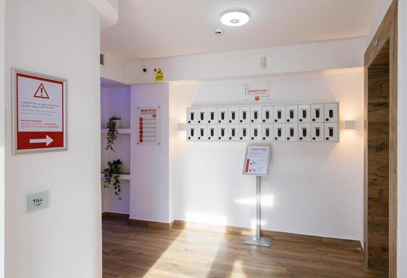 هتل Aurora Rooms 290m From Aqua Park