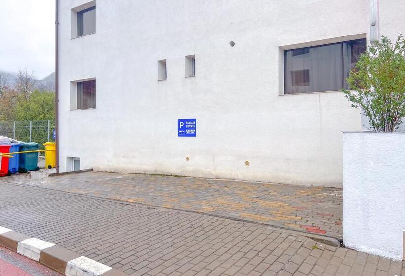 هتل Aurora Rooms 290m From Aqua Park