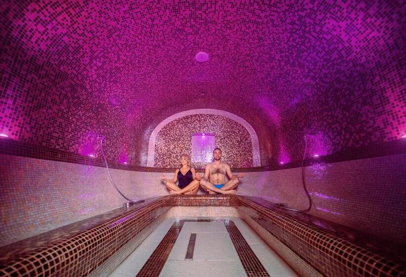 هتل Aurora Rooms 290m From Aqua Park