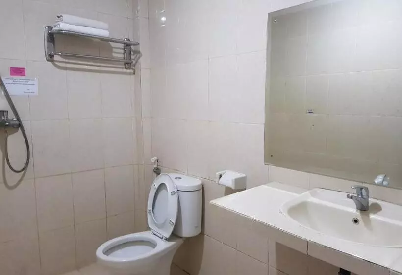 Hotelli Capital O 93263 Linge Land