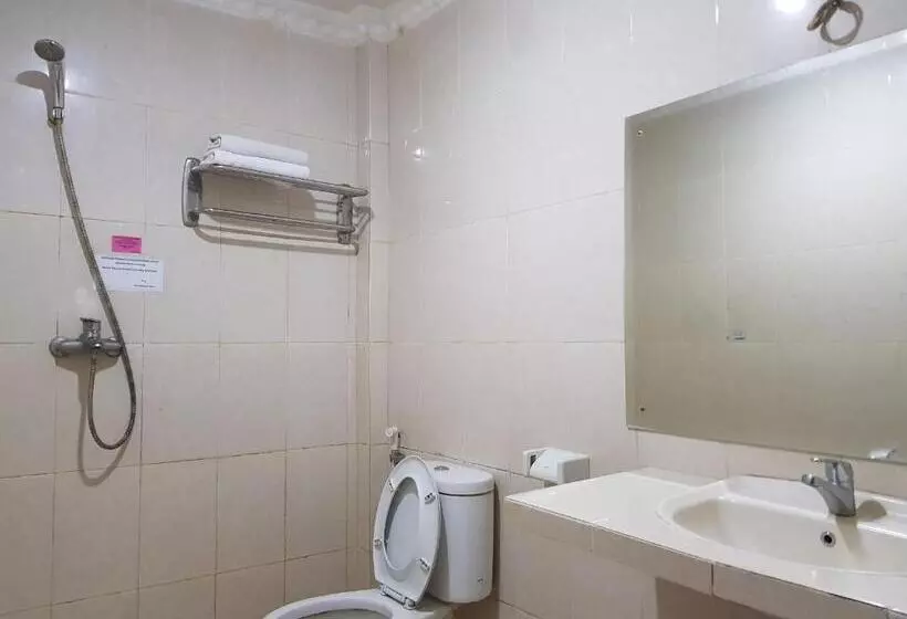 Hotelli Capital O 93263 Linge Land