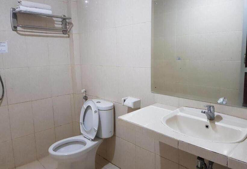 Hotel Capital O 93263 Linge Land