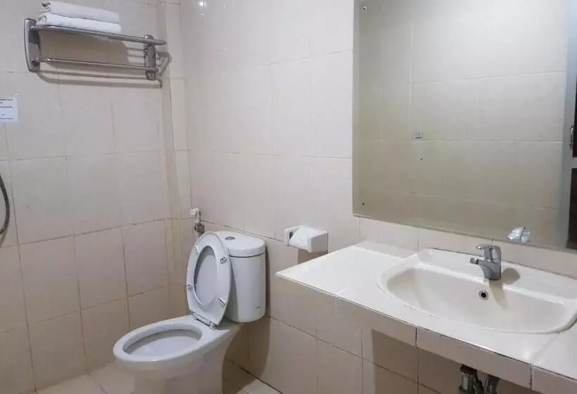 Hotelli Capital O 93263 Linge Land