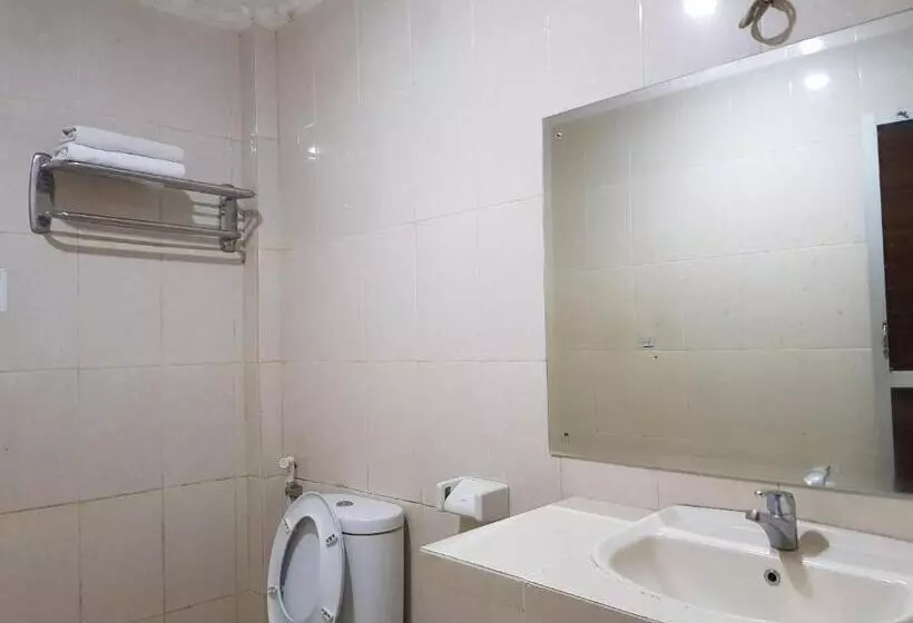 Hotelli Capital O 93263 Linge Land