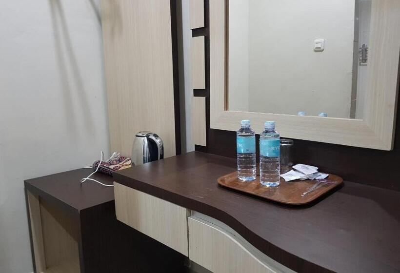 Hotel Capital O 93263 Linge Land