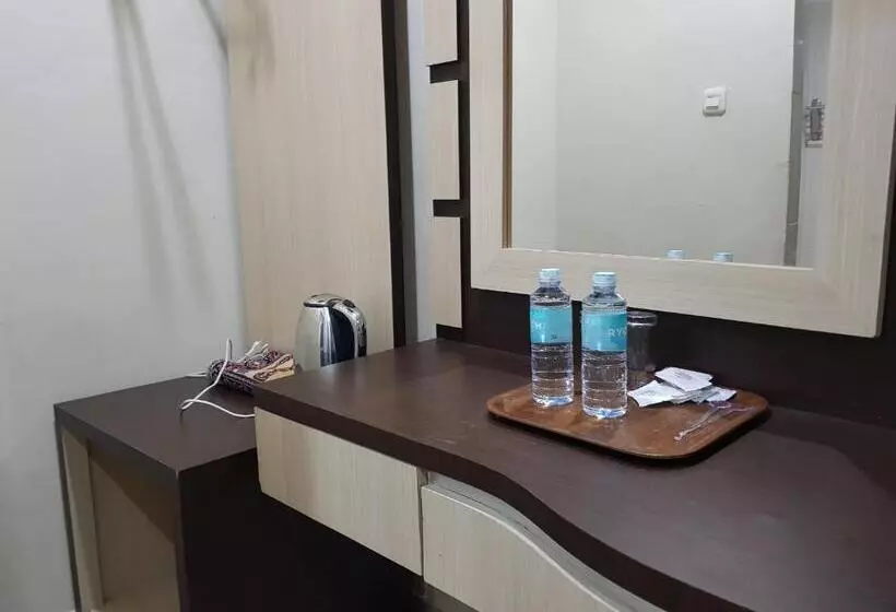 Hotelli Capital O 93263 Linge Land