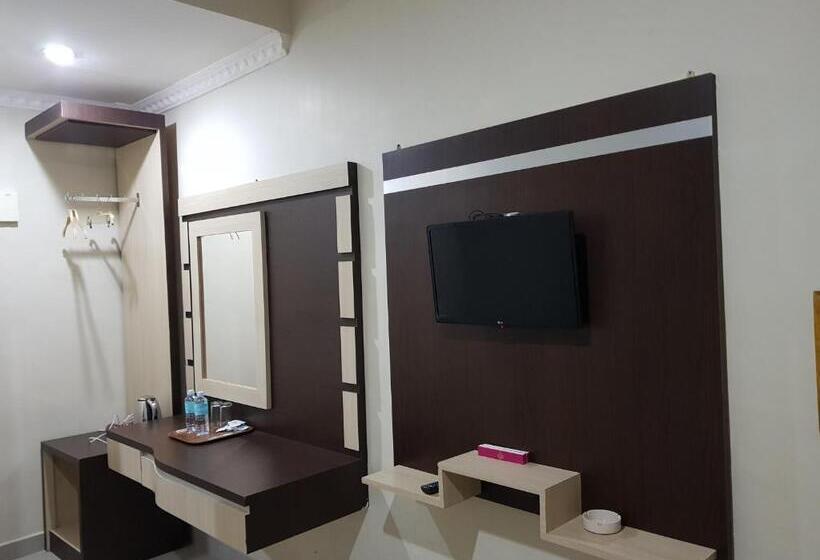 Hotel Capital O 93263 Linge Land