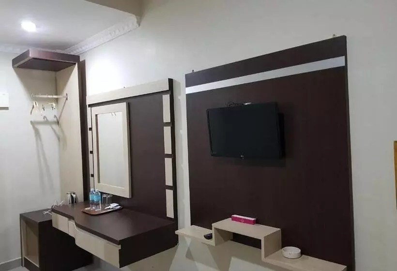 Hotelli Capital O 93263 Linge Land