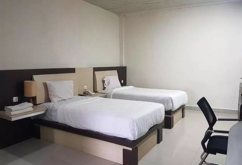 Hotelli Capital O 93263 Linge Land