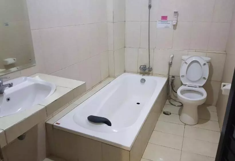 Hotelli Capital O 93263 Linge Land