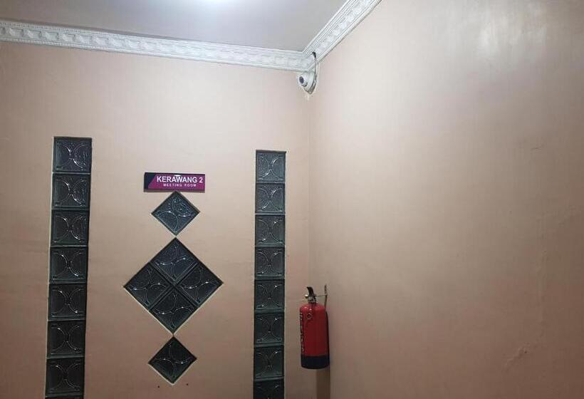 Hotel Capital O 93263 Linge Land