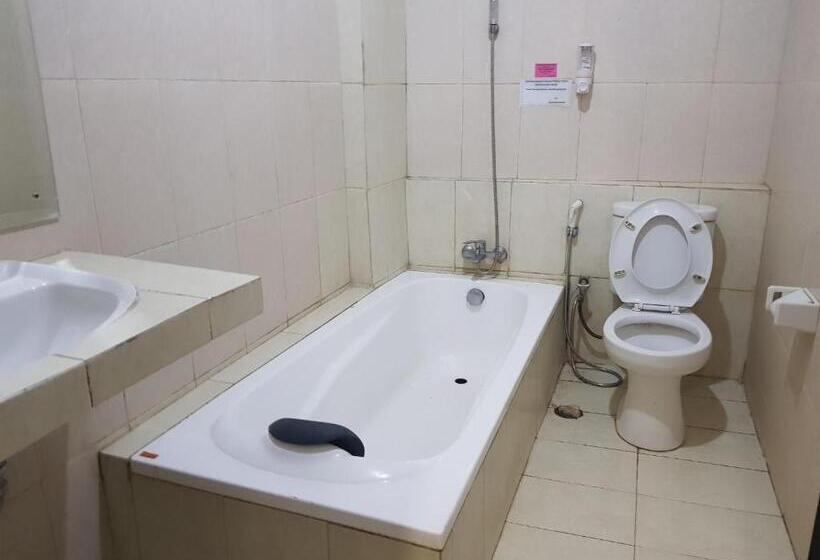 Hotel Capital O 93263 Linge Land