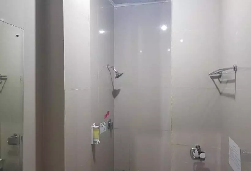 Hotelli Capital O 93263 Linge Land