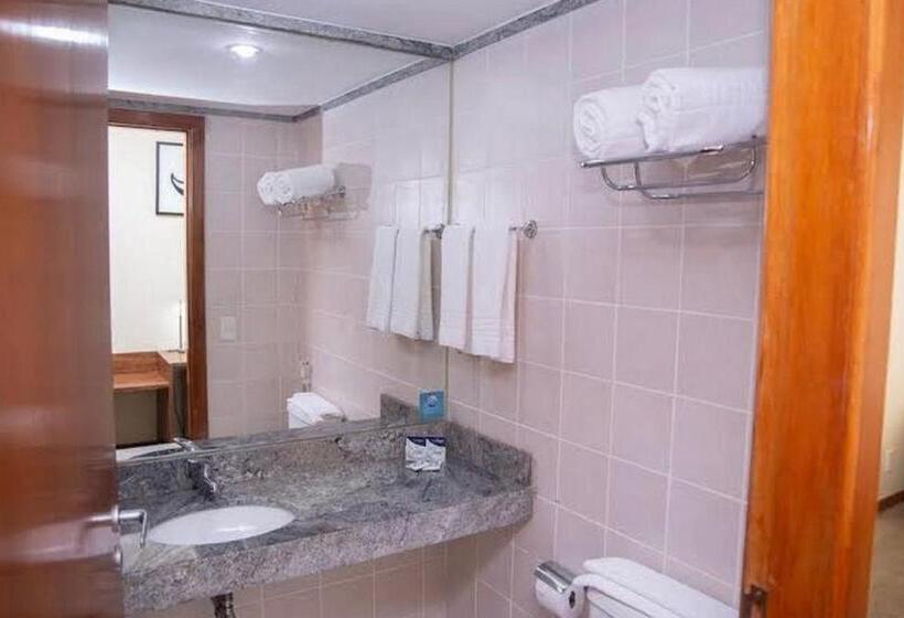 Comfort Hotel 413 Anfitriã