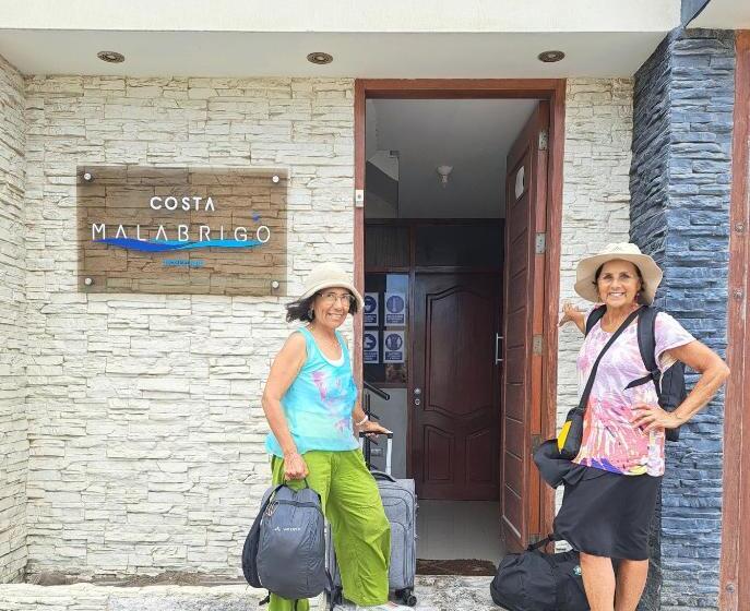 هتل Hospedaje Costa Malabrigo