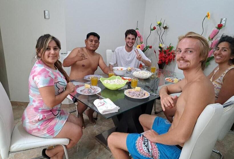 هتل Hospedaje Costa Malabrigo