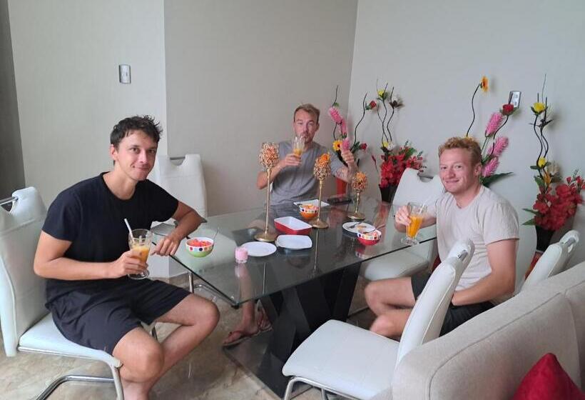 هتل Hospedaje Costa Malabrigo