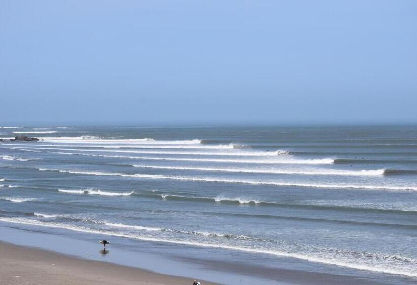 هتل Hospedaje Costa Malabrigo