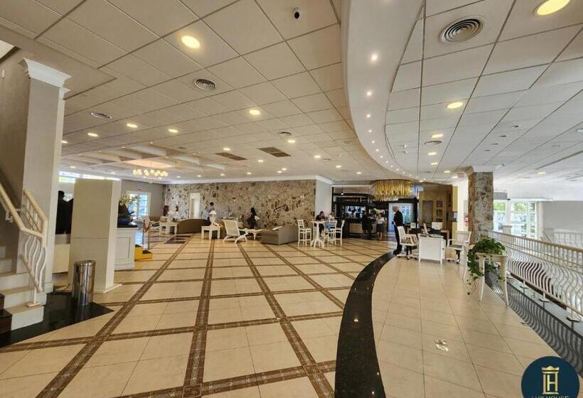 호텔 Il Campanario Villaggio Resort